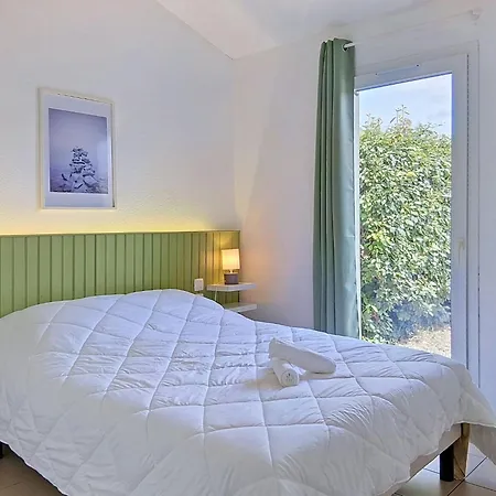 Les Amareyeurs 2 By Interhome * Le Château-dʼOléron
