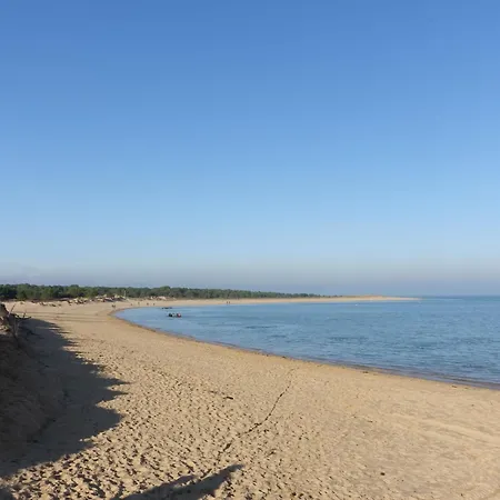 Les Amareyeurs 2 By Interhome Le Château-dʼOléron